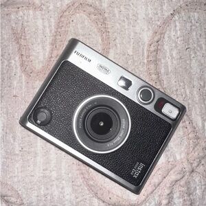 Fujifilm Instax Mini 90 Neo Classic Black and Silver
